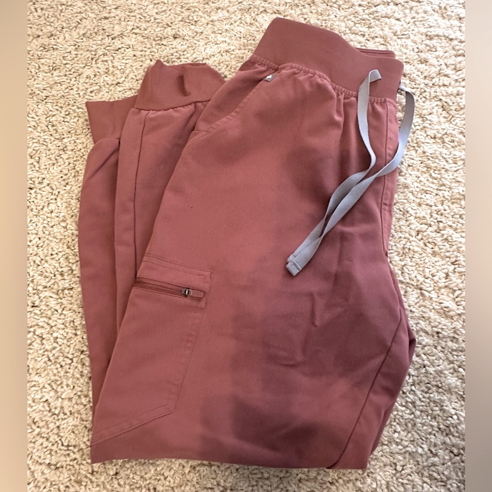 Figs Women's Joggers in Dusty Rose